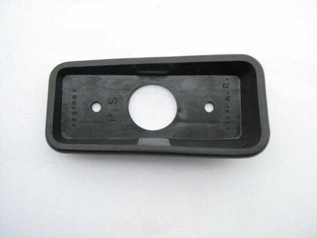 LT RR BLK SIDE MARKER SURROUND