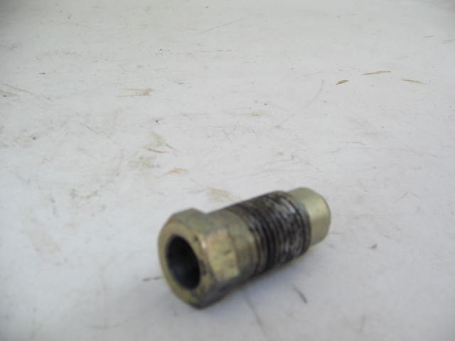 OIL DIP STICK CONECTION NUT