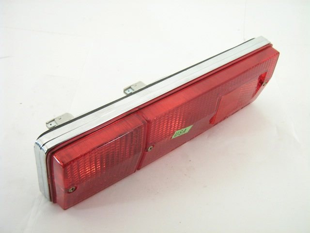1971-72 LEFT TAIL LIGHT ASSY