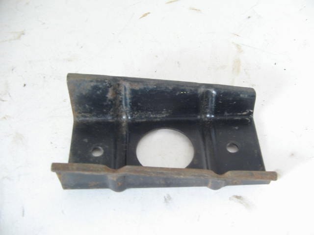 L REAR SIDE MARKER RETAINER