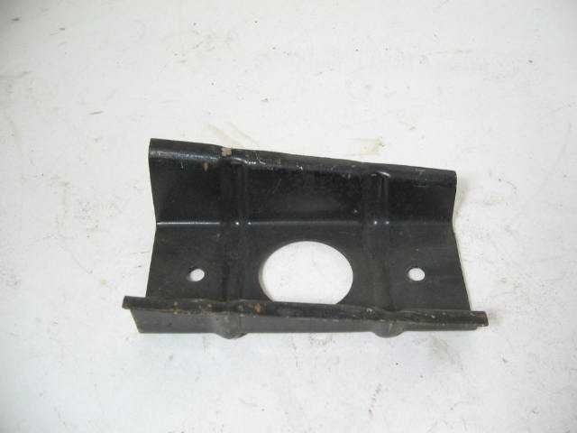 L REAR SIDE MARKER RETAINER