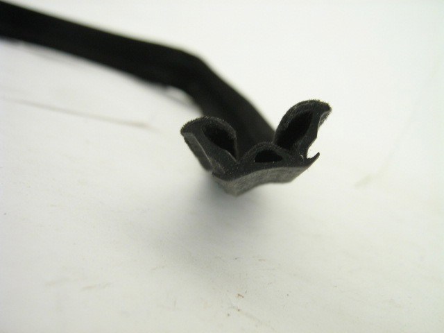 GLASS UPPER OPENING W/STRIP