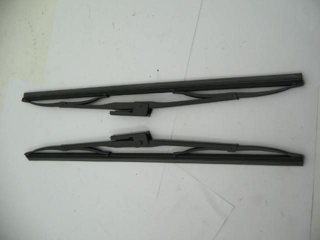 WINDSHIELD WIPER BLADE SET