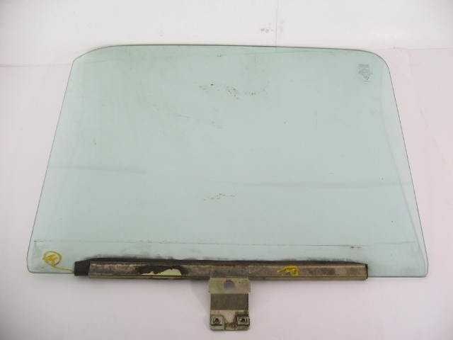 RIGHT DOOR TINTED WINDOW GLASS