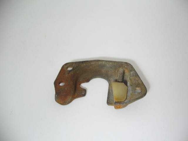 RIGHT DOOR CATCH