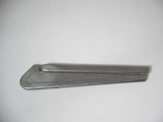 1971-75 L F WING VENT MOUNT
