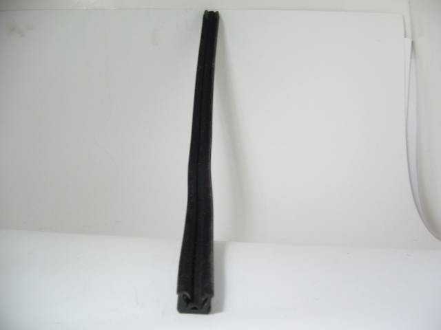 DOOR GLASS LOWER FRONT FELT