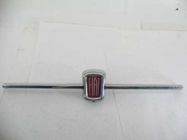 1972 FRONT FIAT EMBLEM