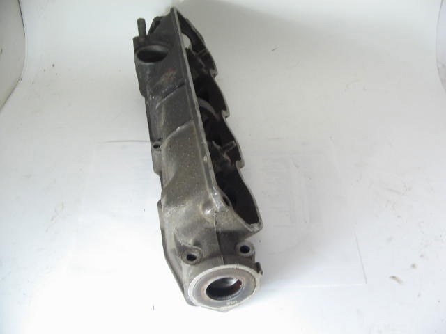 EXHAUST CAMSHAFT BOX