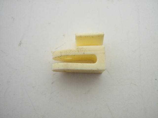 DEFROSTER CONTROL KNOB CLIP