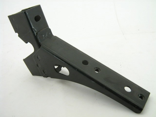 BLACK METAL BUMPER BRACKET