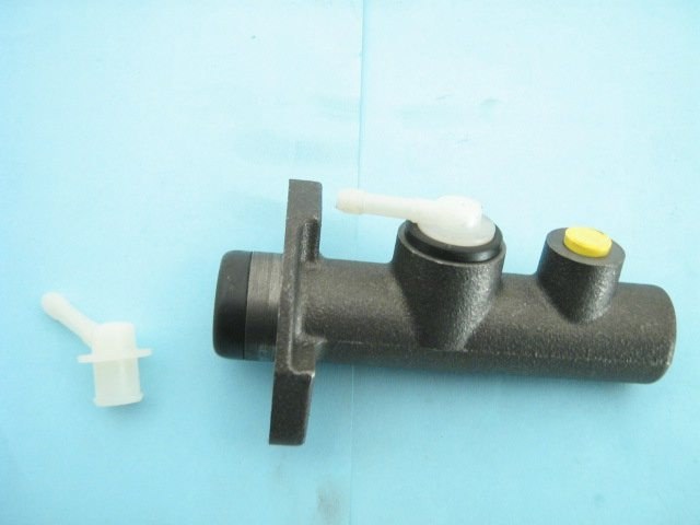 CLUTCH MASTER CYLINDER