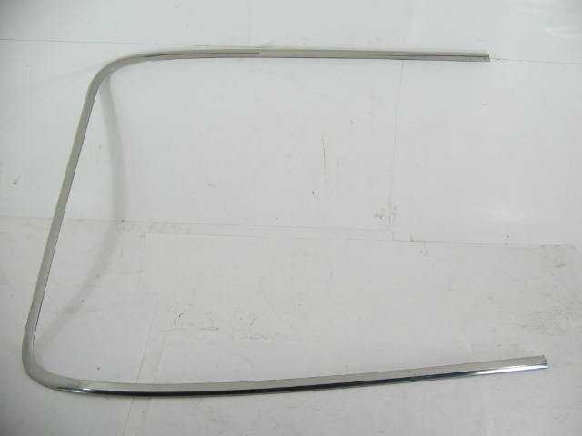 1970-74 RIGHT WINDSHIELD TRIM
