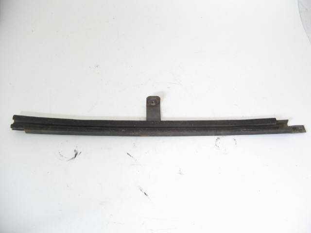 RT GLASS FRONT GUIDE RAIL