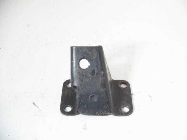 RIGHT ENGINE MOUNT BRACKET