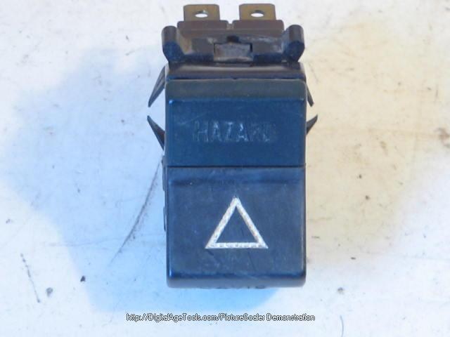 HAZARD SWITCH