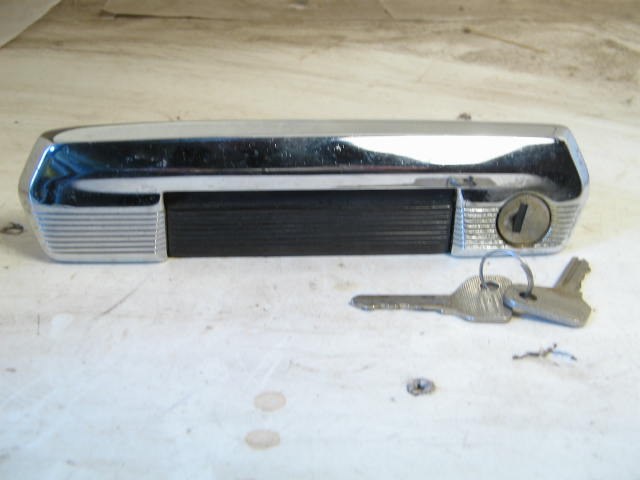1973-74 LEFT F OUTER DR HANDLE