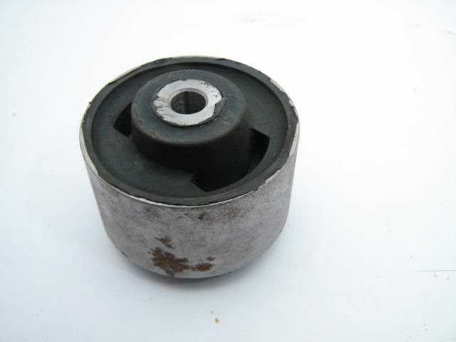 POWERTRAIN MOUNT RUBBER BUSH