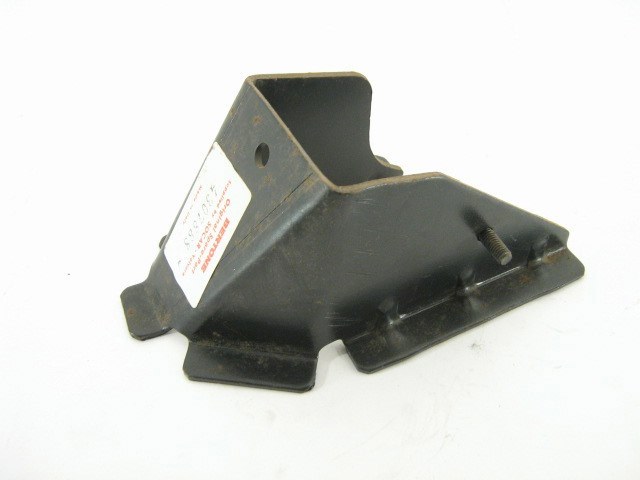 RIGHT EXHAUST HANGER BRACKET