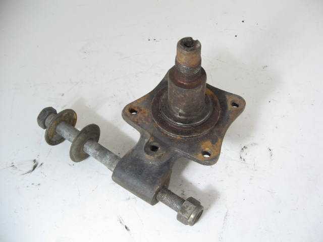 REAR SPINDLE
