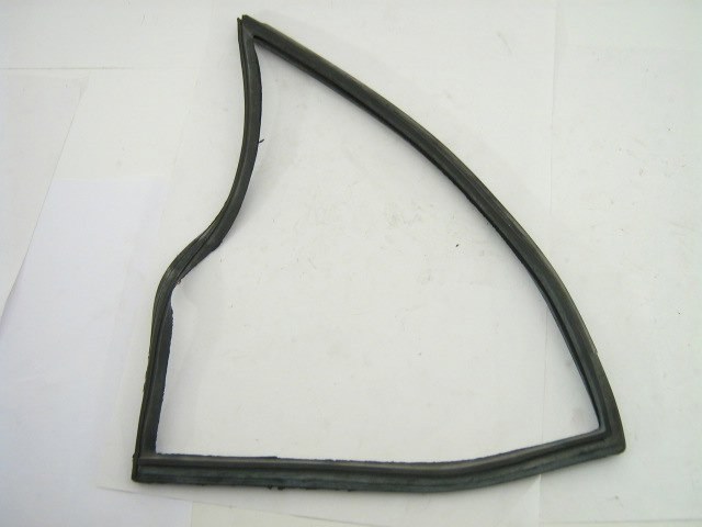 QUARTER GLASS WEATHERSTRIP