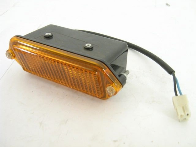 1974 LEFT FRONT AMBER LAMP