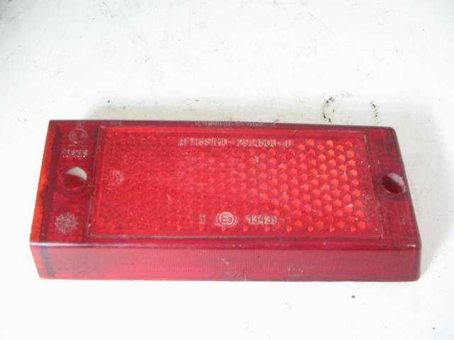 RIGHT CENTER TAIL LAMP LENS
