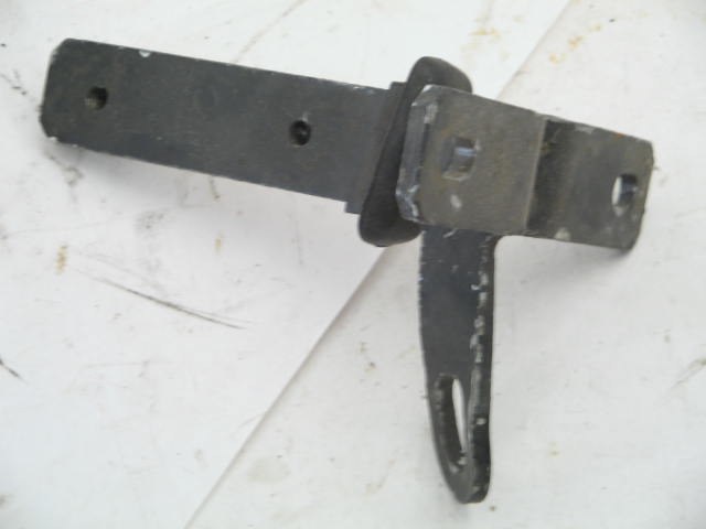 1974-78 RIGHT R BUMPER MOUNT