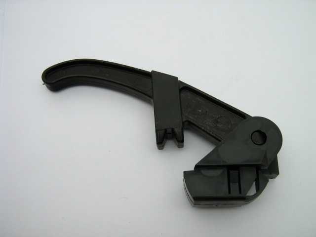 ENGINE HOOD RELEASE PULL LEVER