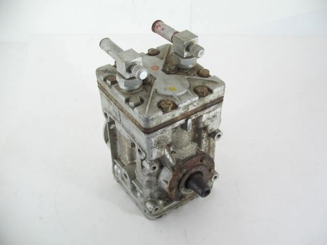 PISTON TYPE A/C COMPRESSOR