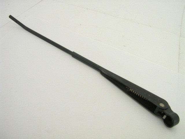 BLACK FRONT WIPER ARM