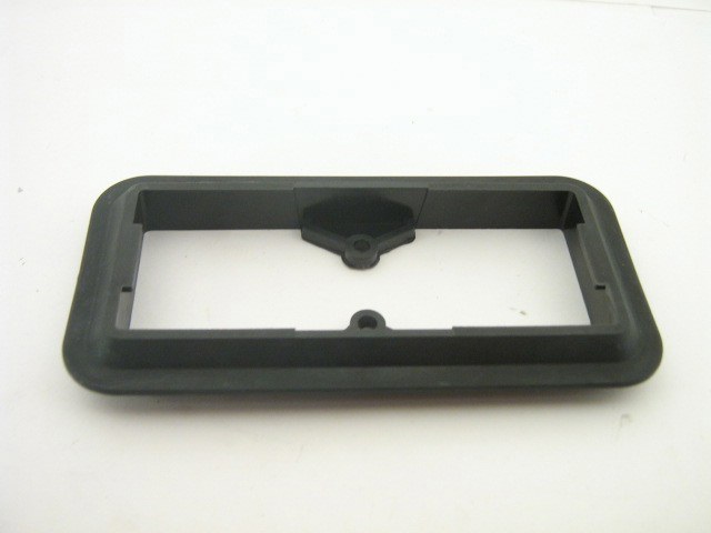 INTERIOR LAMP SURROUND