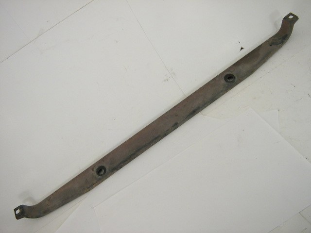 LOWER RADIATOR SUPPORT BRACKET