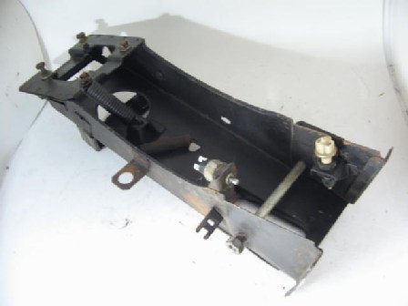 PEDAL & STEERING COLLUMN MOUNT