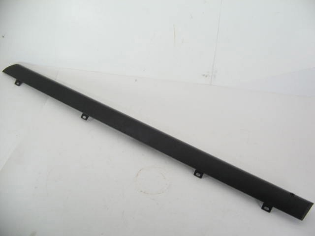 RIGHT F DOOR PLASTIC TRIM