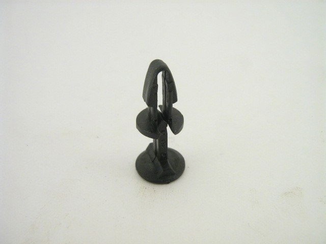 INTERIOR RUBBER STUD