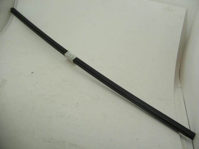 PLASTIC WINDOW TRIM WITH FELT