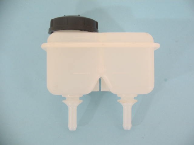 DUAL CIRCUIT BRAKE RESERVOIR