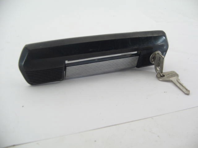 RIGHT BLACK OUTSIDE HANDLE