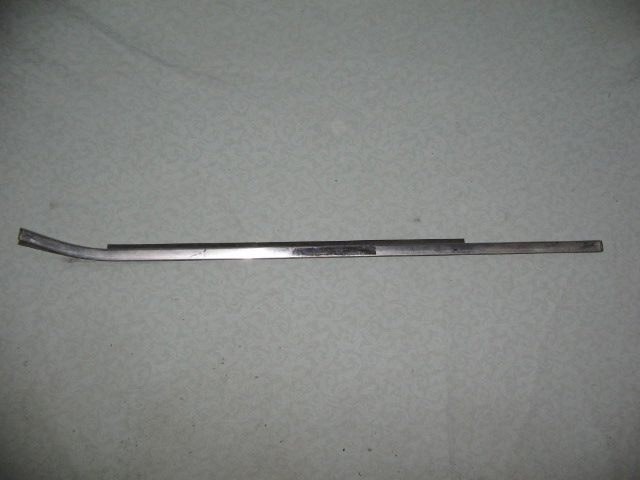 RIGHT REAR DOOR BRIGHT TRIM
