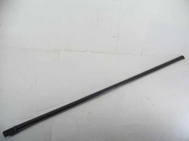 RIGHT SIDE MOULDING