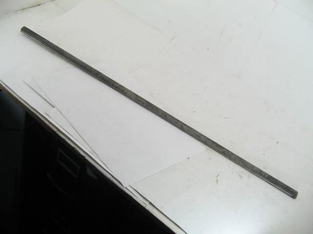 LEFT FRONT DOOR MOULDING