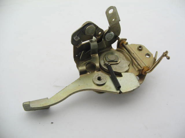 RIGHT FRONT LOCK LATCH ASSY