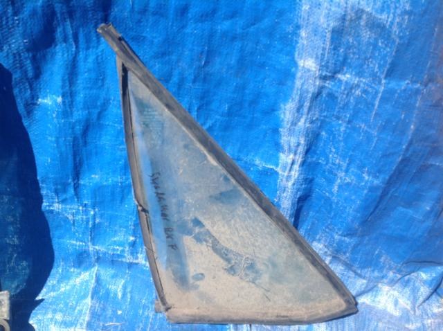 RIGHT FRONT TINTED WING GLASS