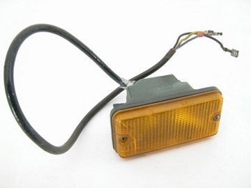RT FRONT PARKING & TURN LAMP