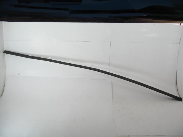 ENGINE LID PLASTIC DEFLECTOR