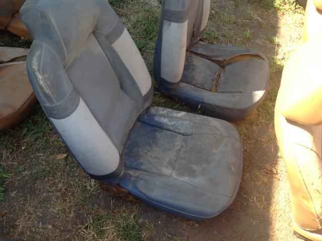 1980-82 RIGHT SEAT ASSEMBLY