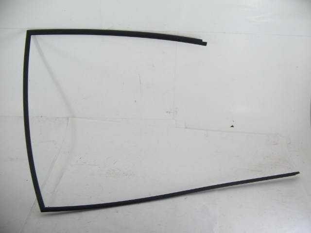 WINDSHIELD MOULDING GASKET