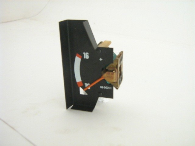 1979-86 VOLTAGE GAUGE ON DASH