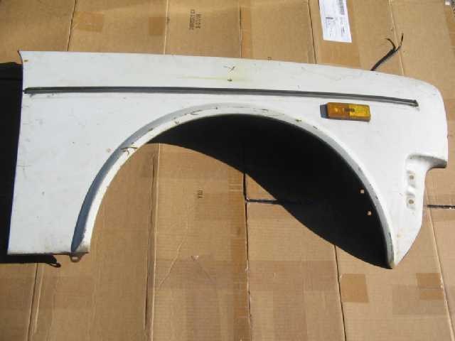 1975-82 RIGHT FRONT FENDER